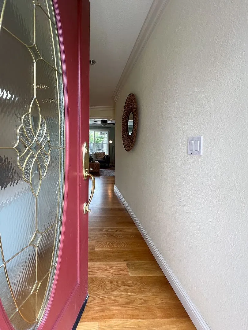 Elegant Browns Valley Four Bedroom Home — Photo 4
