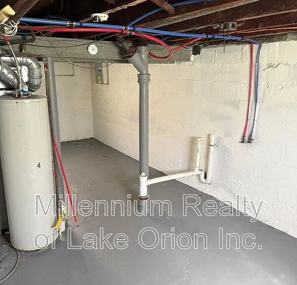 57 E Beverly Ave — Photo 15