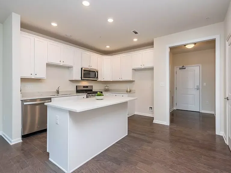 130 University Ave #1303 — Photo 9