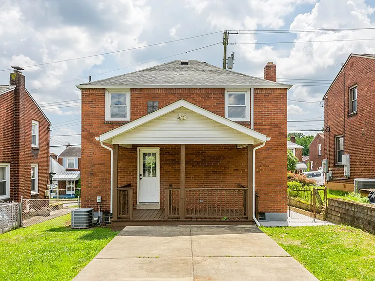 1138 W 11th St — Photo 35
