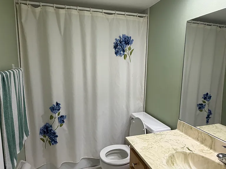 55 SE 14th St #107 — Photo 11