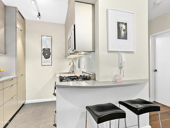 3rd image of 211 E 18th St APT 5J