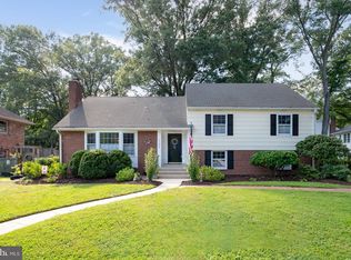 1102 Alden Rd, Alexandria, VA 22308
