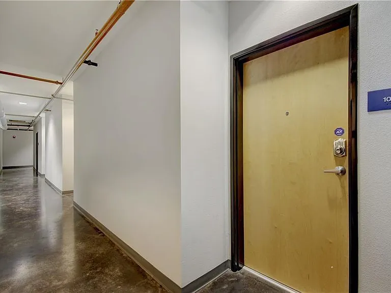 1601 E Cesar Chavez St #102 — Photo 17