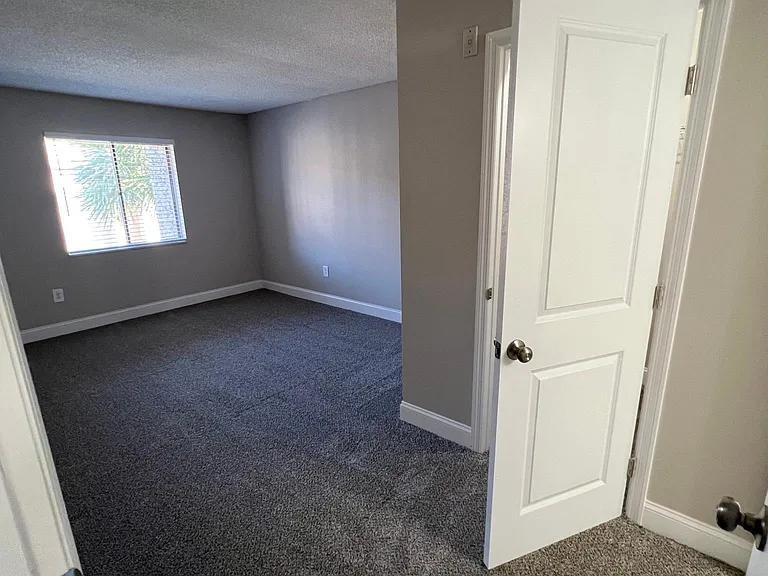 Oakbrook Village Apartments — Photo 70