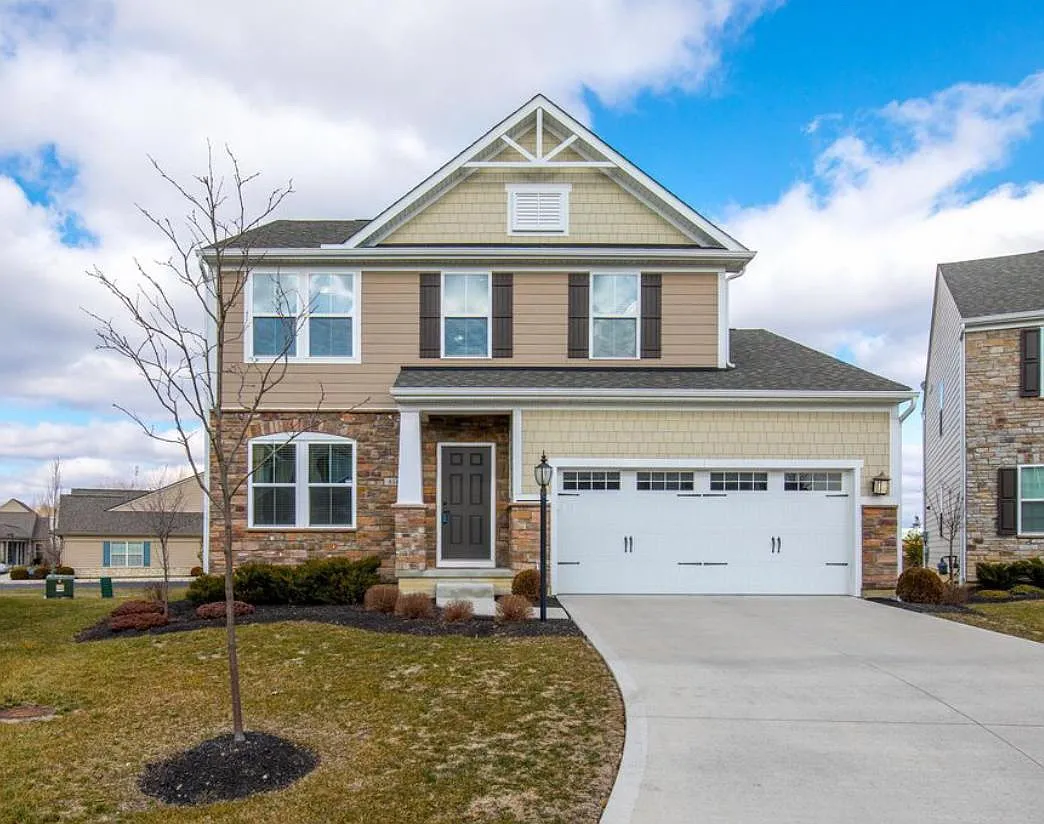 3 bed, 3.5 bath, 3174 sqft, $2,999 — Photo 1