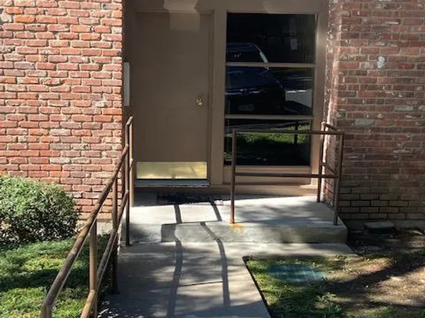 10 N James St, Peekskill, NY