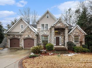 1086 Palmyra Dr, Tega Cay, SC 29708