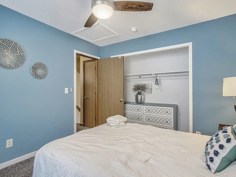 Hawkesbury Dr — Photo 12