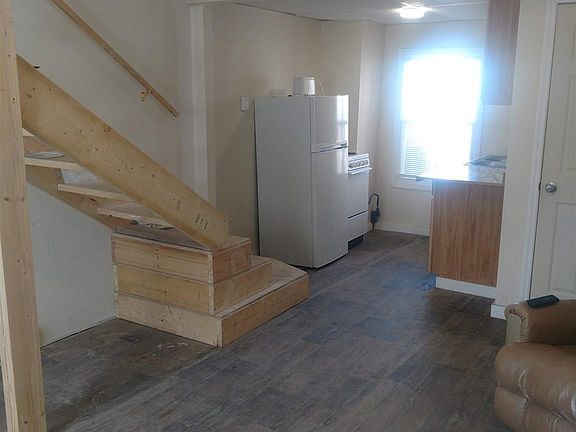 3rd image of 34 Walnut St
