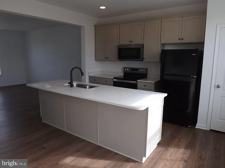 26 Kirby Ct — Photo 5
