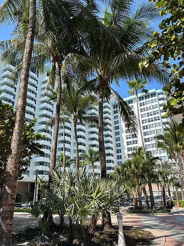 2899 Collins Ave Photo 1
