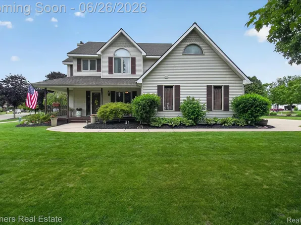 627 W Caledonia St, Howell, MI 48843