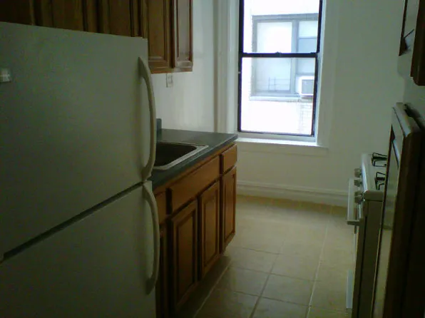 1402 W 4th St APT C3, Brooklyn, NY 11204