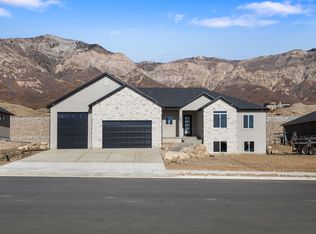 638 E Mountain Rd N, North Ogden, UT 84414