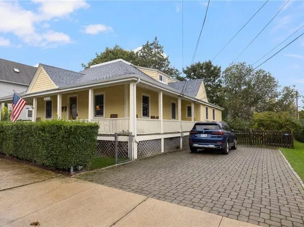 21 Vaughan Ave #2, Newport, RI 02840