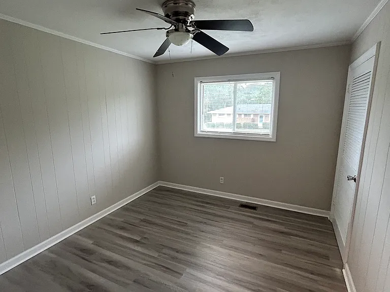 1320 Parker Ave SW — Photo 4