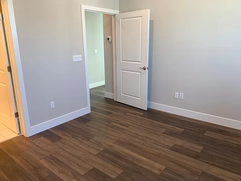 300 Circuit Way — Photo 7