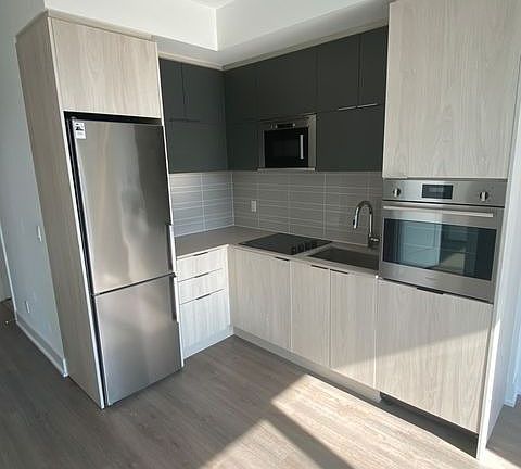 4th image of 1 Belsize Dr #516