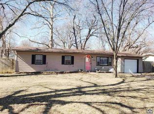 2305 SW Madeline Ln, Topeka, KS 66614