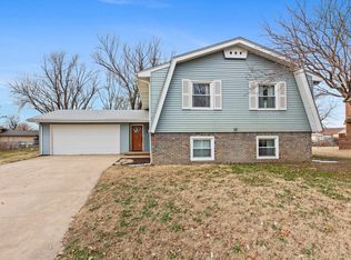 6 N Breeze Ct, Valley Center, KS 67147