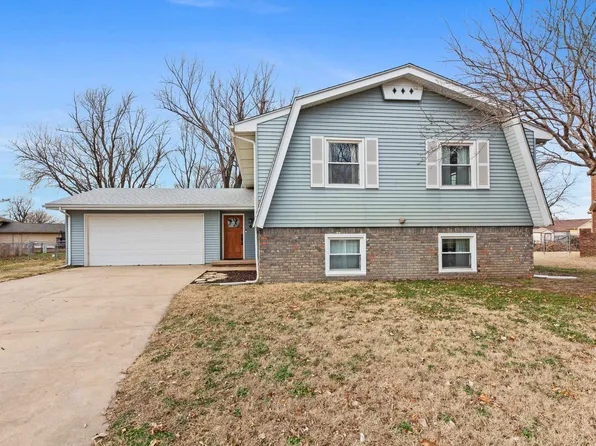 6 N Breeze Ct, Valley Center, KS 67147