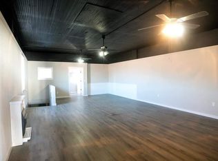 303 Market St APT 1, Clinton, TN 37716