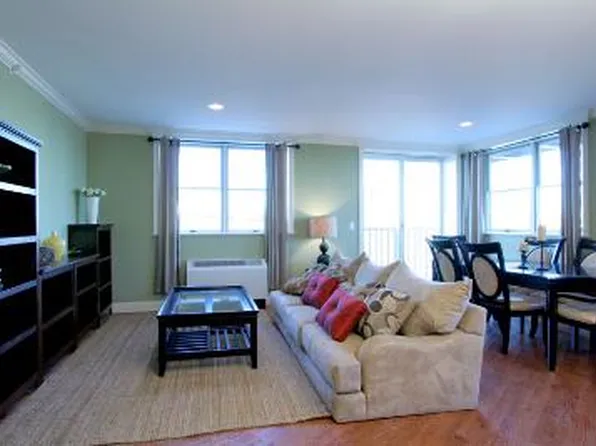 156 Beach 9 St #8B, Far Rockaway, NY 11691