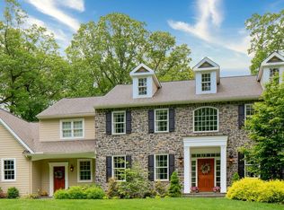 2 Oak Tree Ln, Malvern, PA 19355