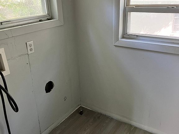 5th image of 211 N Kates Ave