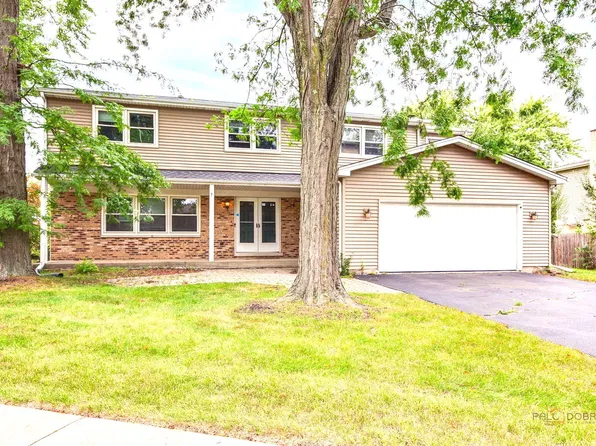 562 Applegate Ln, Lake Zurich, IL 60047