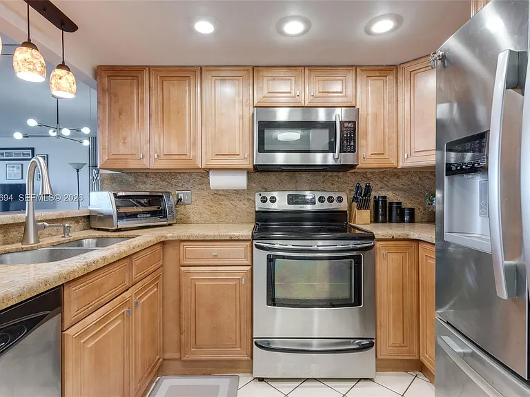 1201 S Ocean Dr #104N — Photo 8