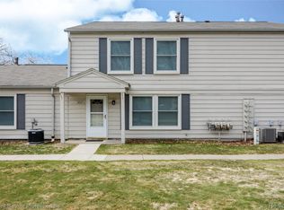 2606 Wildwood Ct, Lake Orion, MI 48360