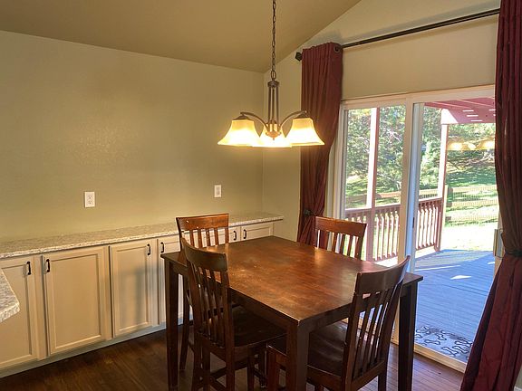 Breakfast nook.
