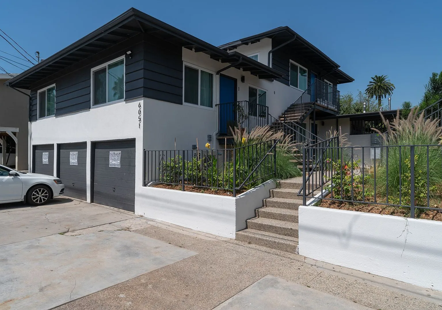 Hillandale II Apartments (DMM1200) — Photo 1