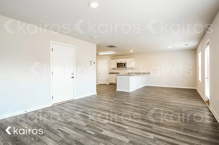 4 bed, 2.5 bath, 1801 sqft, $1,845 — Photo 3