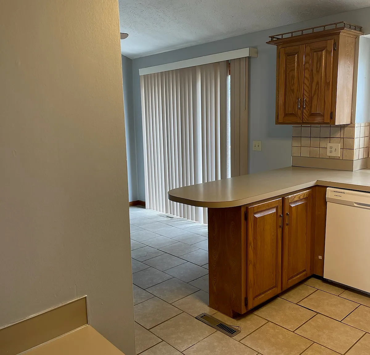 3 bed, 1400 sqft, $2,177 — Photo 3