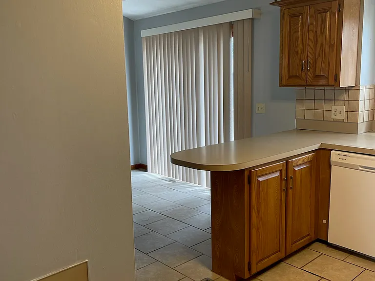 3035 S 147th Cir — Photo 3