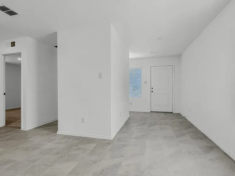 402 Harvest St — Photo 6