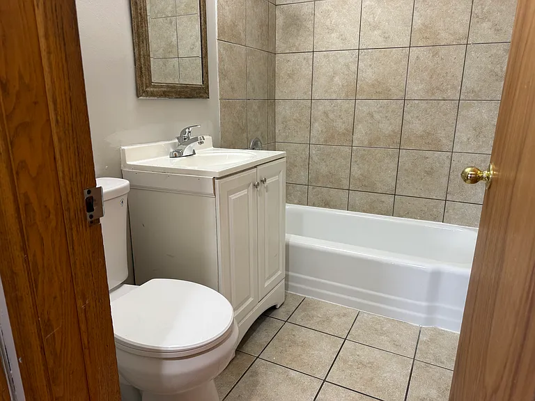 420 Beach Ave #3B — Photo 3