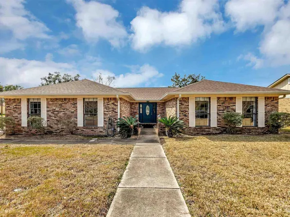 4135 Monteigne Dr, Pensacola, FL 32504