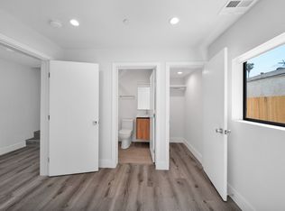 11516 Victory Blvd #11514-1/2, North Hollywood, CA 91606