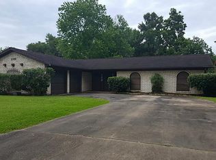 2559 Pinehurst Dr, West Columbia, TX 77486