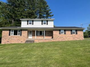 143 2nd St, Shady Spring, WV 25918