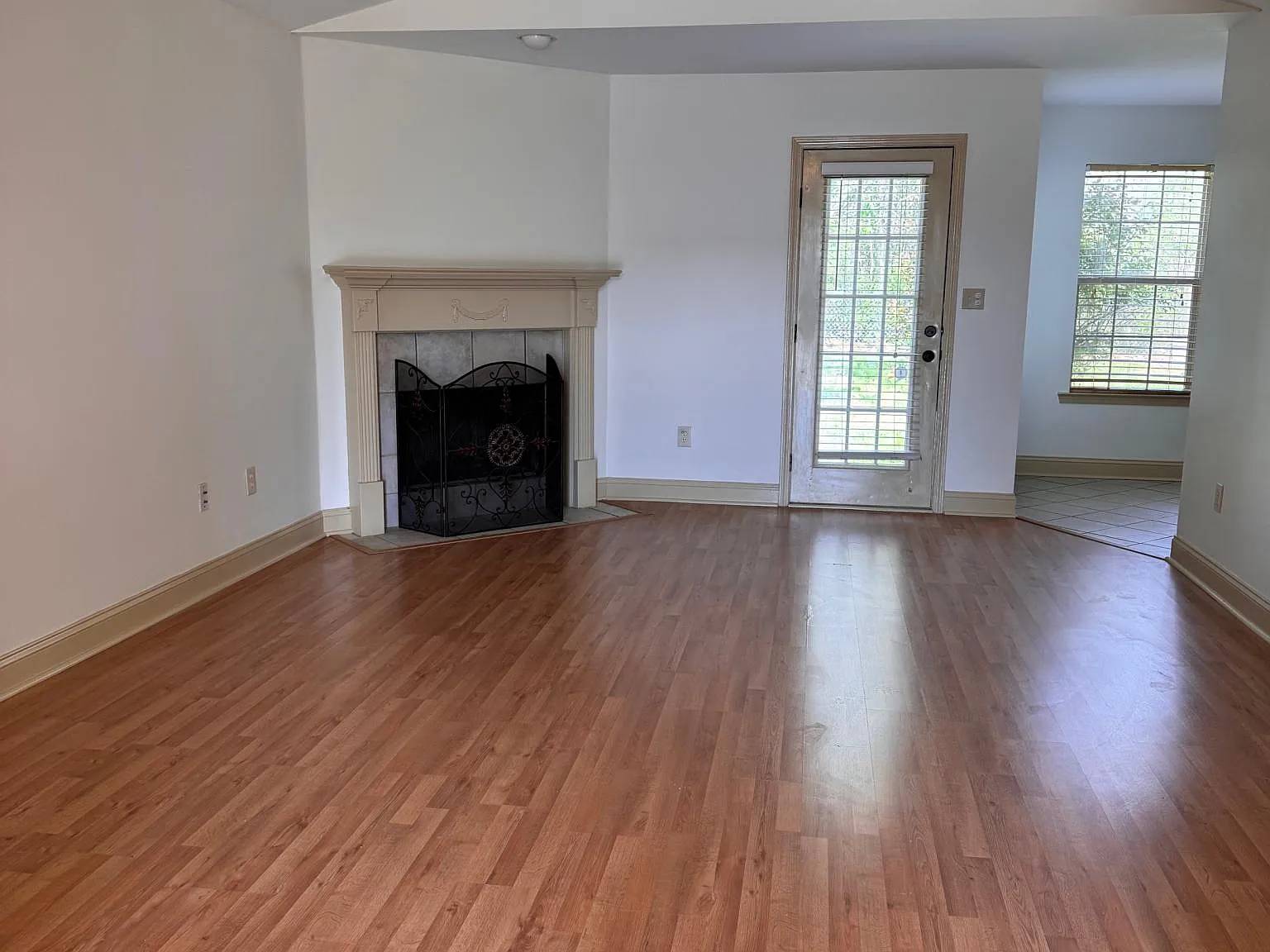3 bed, 1418 sqft, $1,650 — Photo 2