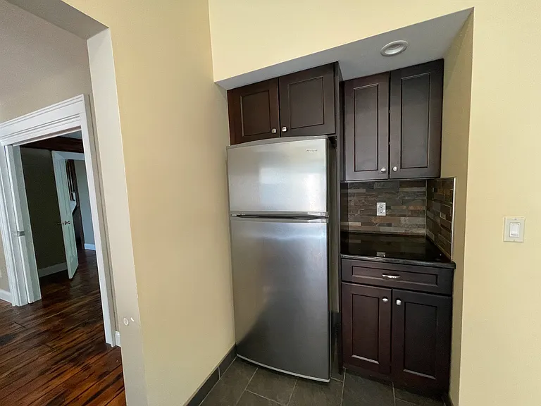 112 E Broadway #A — Photo 11