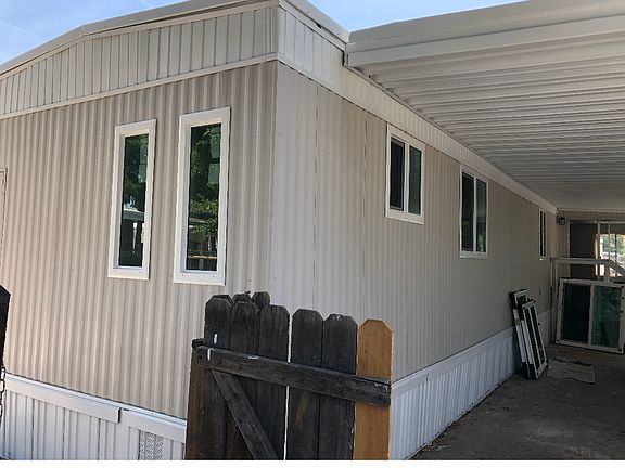 2nd image of 9360 N Blackstone Ave Spc 144