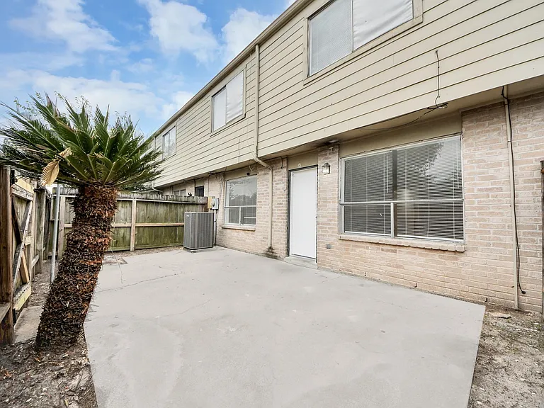 15534 Weldon Dr — Photo 41