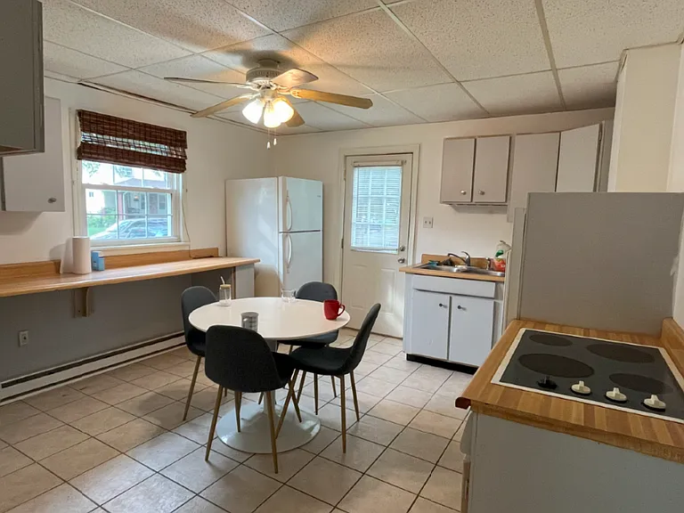 236 W Main St — Photo 17