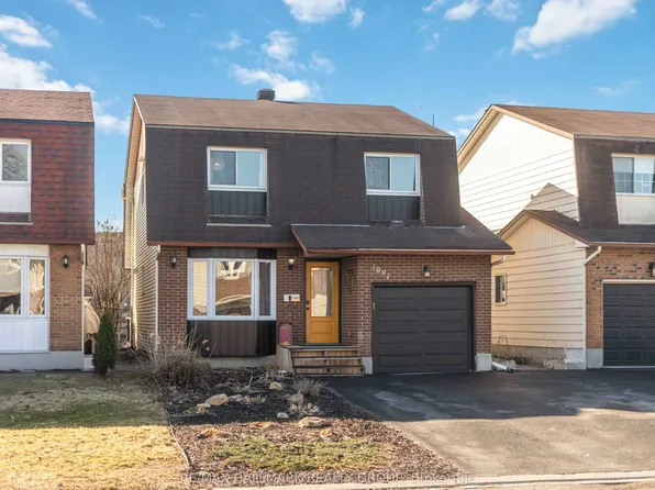 1091 Burgundy Ln, Ottawa, ON K1C 2M9